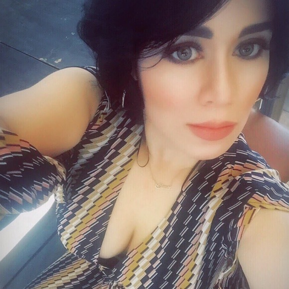 Meet your Posher, Glennis - Picture 1 of 1